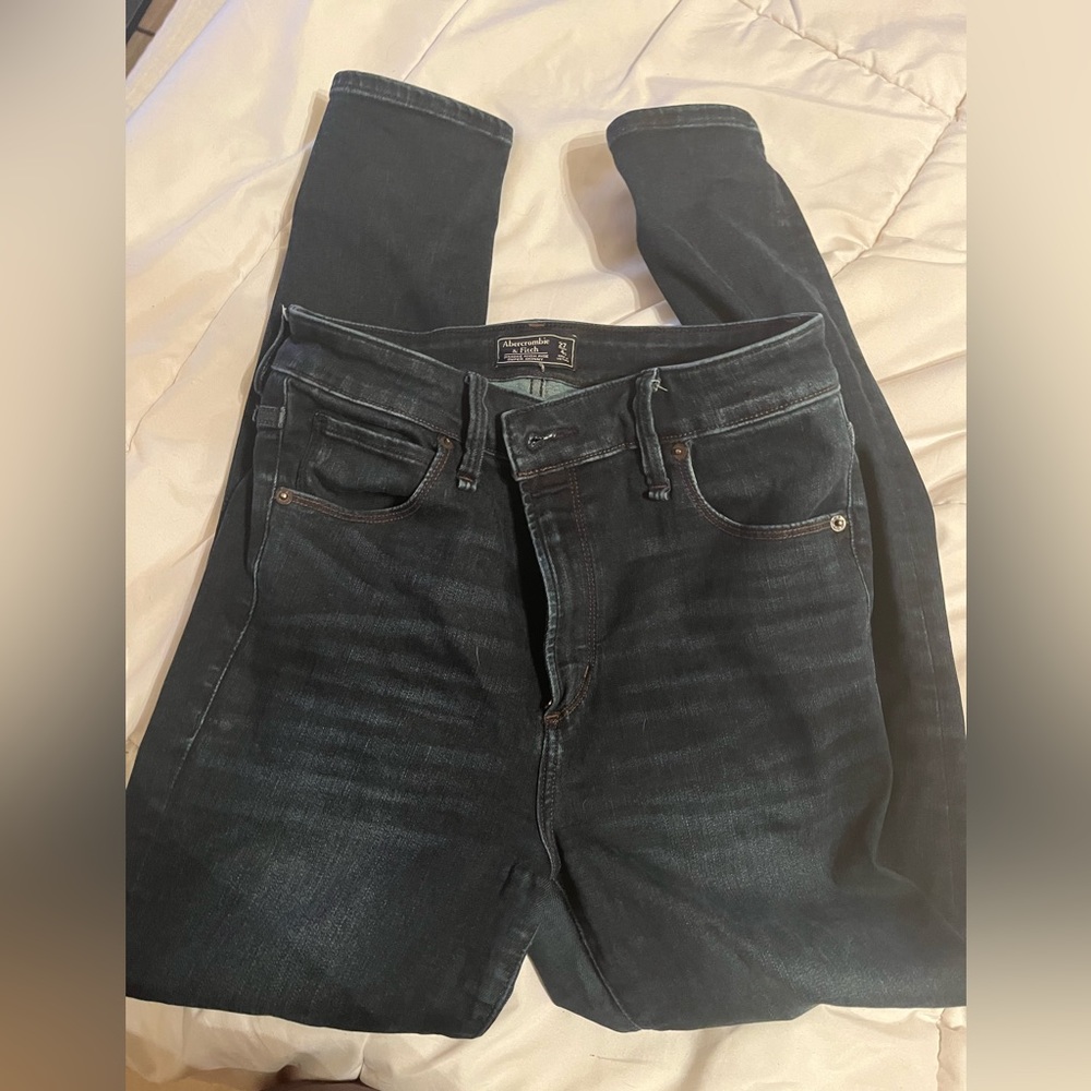 ✨Abercrombie and Fitch Jeans Simone high rise super skinny size 4short!✨
